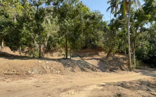 Land for Sale – Nature, Security, and Location Just Minutes from the Beach 