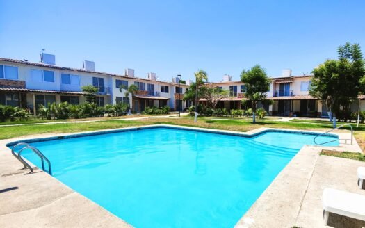 House for sale in Villas Paradiso, Puerto Vallarta, with security and pool