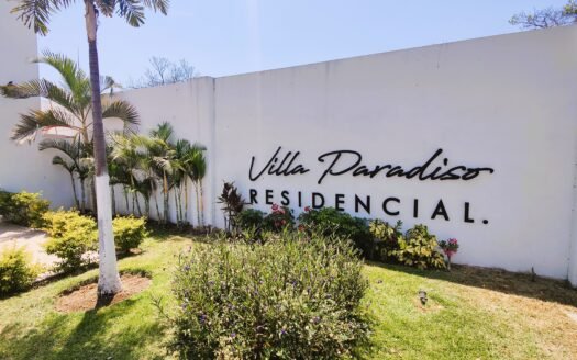 Casa en venta en Villas Paradiso, Puerto Vallarta, seguridad y alberca