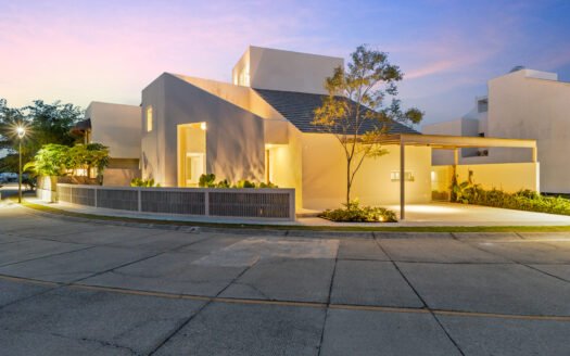 Brand-New Home in Flamingos Residencial – Contemporary Design