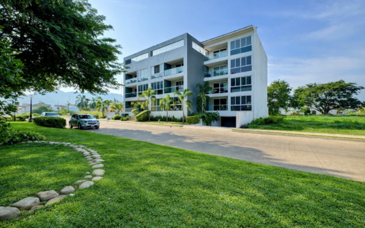 Departamento amueblado en renta en Fluvial Vallarta,  2 recamaras + alberca