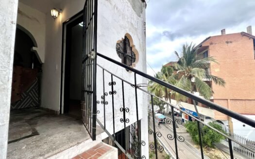 Departamento en renta en Puerto Vallarta, 1 rec, 1 baño + terraza, en Zona Hotelera