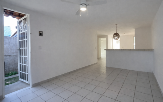 Casa en venta con 2 recámaras y 1 baño en Valle Dorado, Mezcales