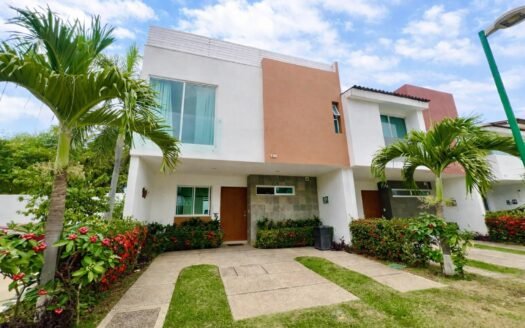 Casa Rio de Janeiro en Renta en Residencial Entre Ríos – Fluvial Vallarta, Puerto Vallarta