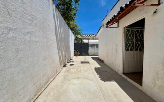 Unfurnished House for Rent in Independencia – Prime Location