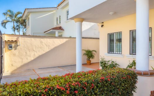 House for long term rent, 3 bedrooms, solar panels, Puerto Vallarta