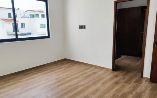Casa en Venta en Fluvial Vallarta | 4 Recámaras | Roof Garden | Entre Ríos