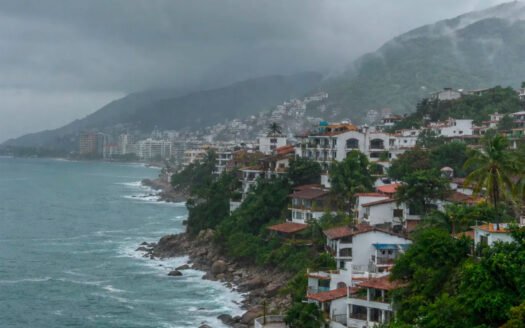 ¿Cómo es vivir en Puerto Vallarta durante la temporada de lluvias?