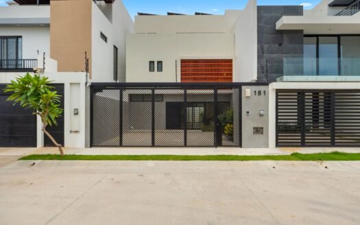 Casa nueva en venta en Fluvial Vallarta | 3 recamaras, Rooftop y Paneles solares